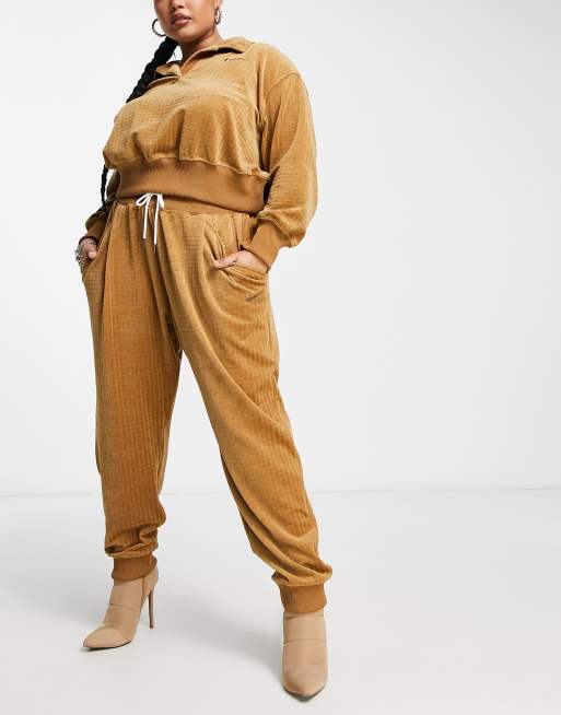 Nike Sportswear Women's High-Waisted Velour Joggers (Ale Brown