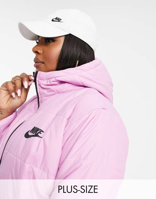 Nike Plus – Wattierte Jacke mit Swoosh-Logo hinten in Sanftrosa