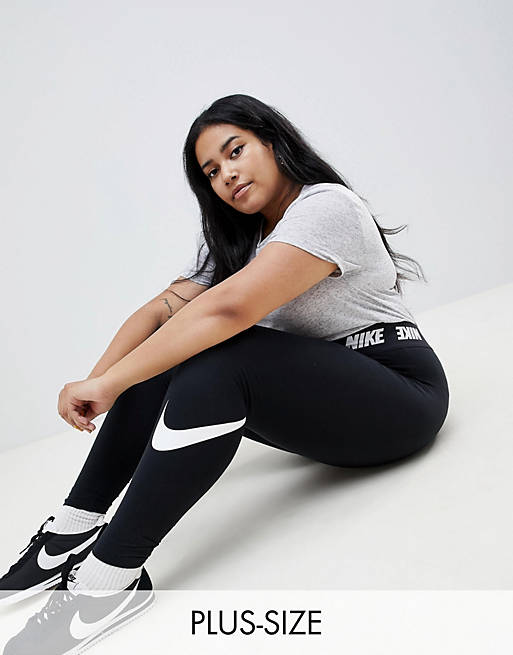 Nike Plus - Zwarte legging met hoge taille en logo