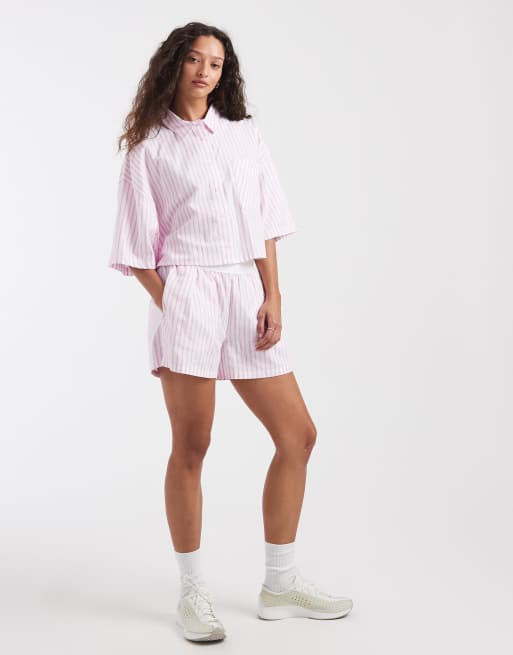 Nike poplin striped woven shirt in pink, 2 of 4