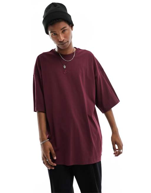 Maroon nike t discount shirt