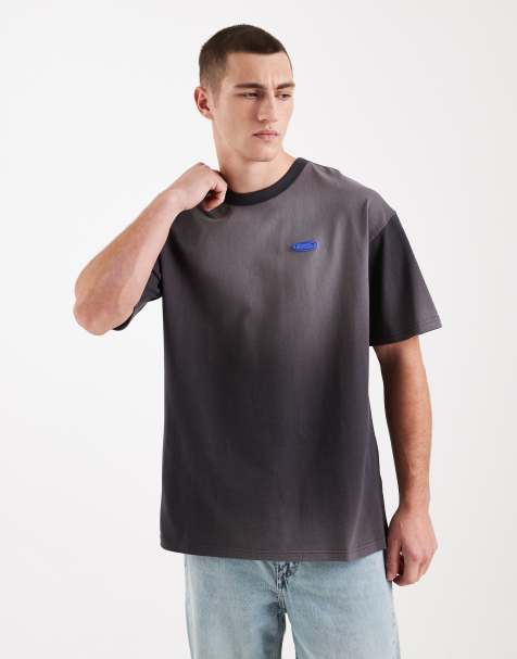 Nike – Premium Essentials – Gråtvättad t-shirt - view 1