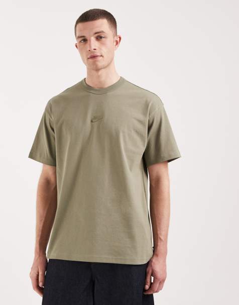 Nike – Premium Essentials – Ljusgrå t-shirt - view 1