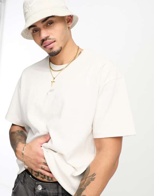 Nike - Premium Essentials - Offwhite T-shirt med logo