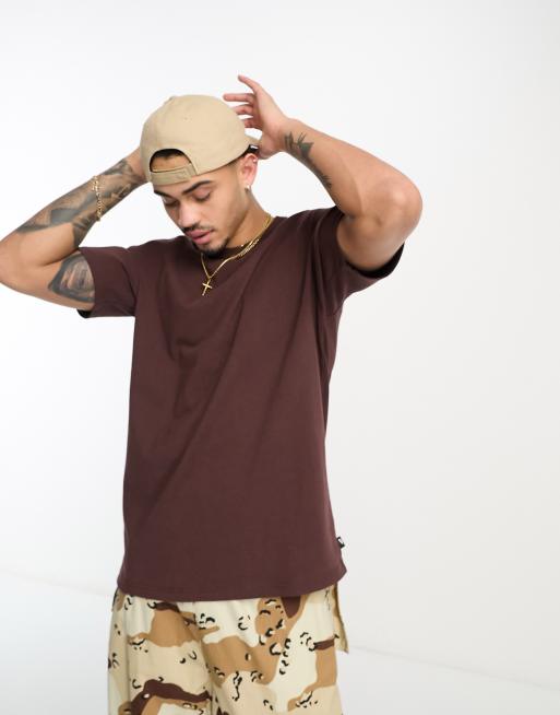Nike – Premium Essentials – Oversize-T-Shirt in Braun