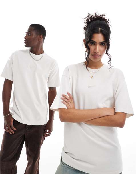 Nike – Premium Essentials – Oversize-T-Shirt in gebrochenem Weiß - view 1