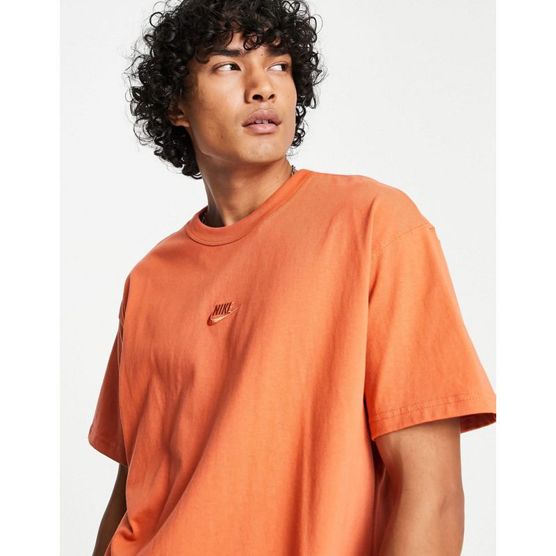 Nike – Premium Essentials – Oversize-T-Shirt in Orange