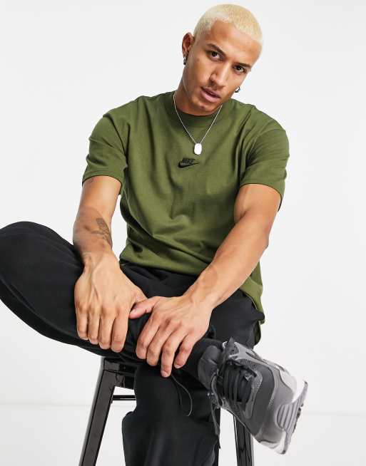 Nike - Premium Essentials - Oversized t-shirt i kakigrøn 