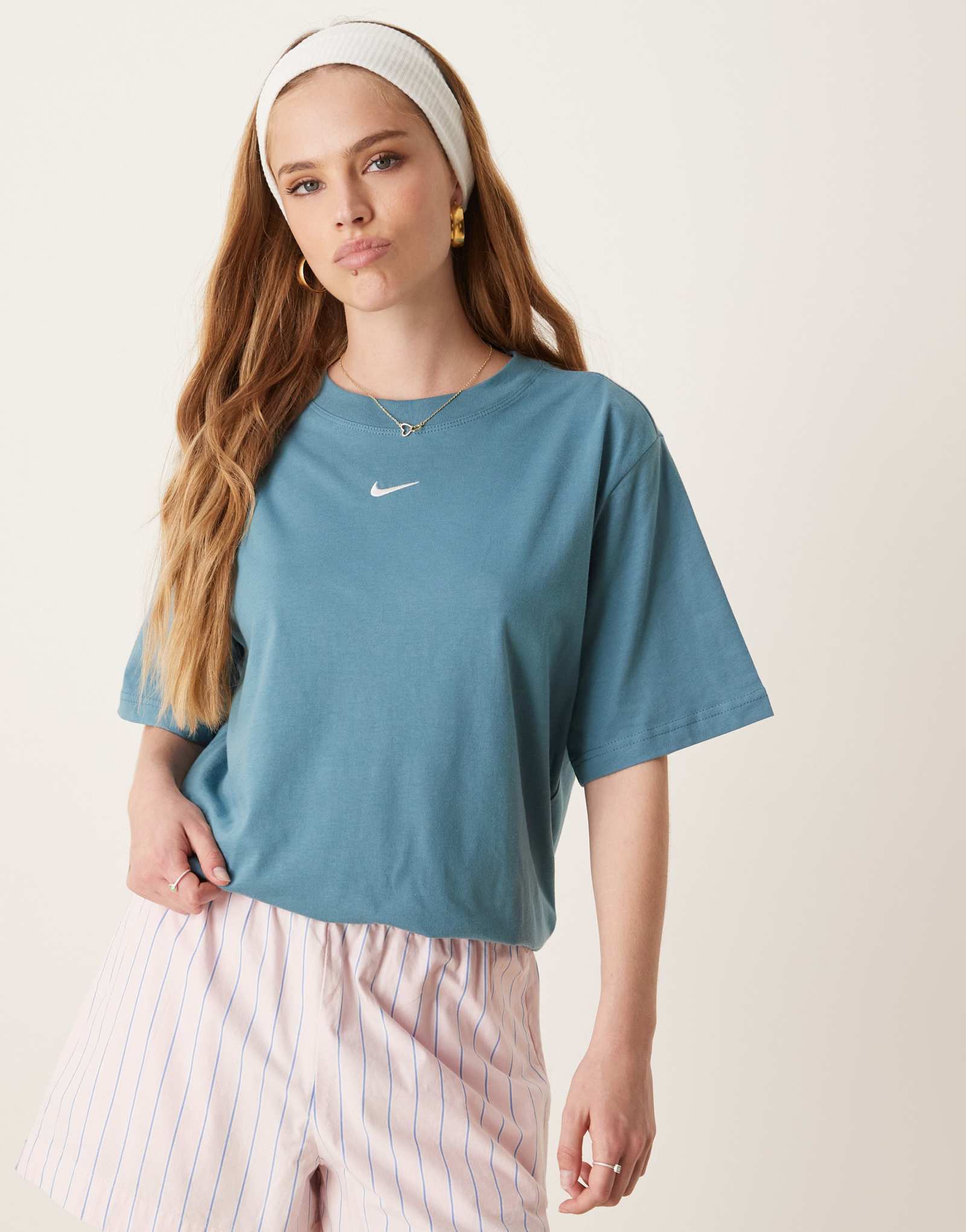 Футболка Nike Premium Essentials оверсайз синего цвета