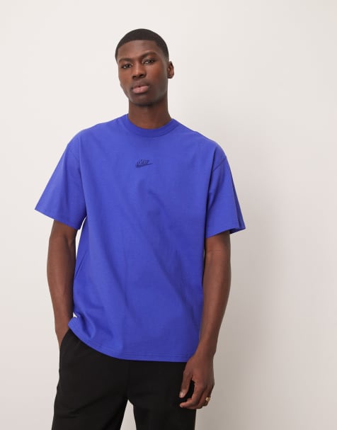 Nike – Premium Essentials – T-Shirt in Blau - view 1