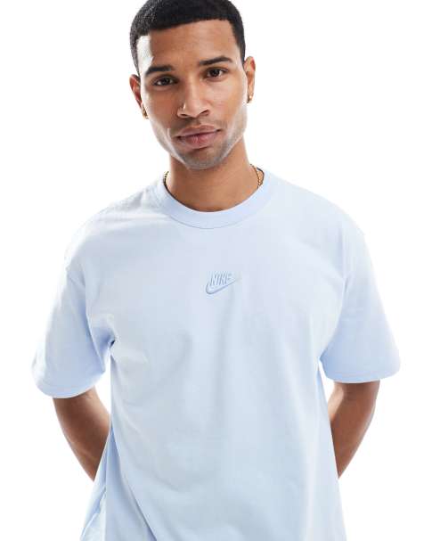 Nike – Premium Essentials – T-Shirt in Hellblau - view 1