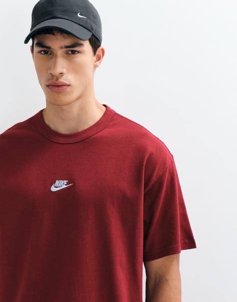 Nike Premium Essentials t-shirt in red - view 1