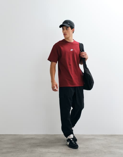 Nike Premium Essentials t-shirt in red, 4 of 5
