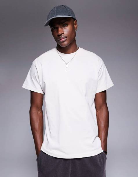Nike - Premium Essentials - T-shirt met korte mouwen in wit - view 1
