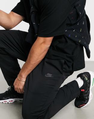 nike premium essentials winterized sweatpants in black