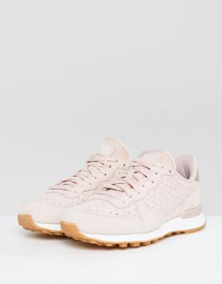 nike premium internationalist trainers in pink