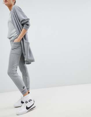 grey leggings with pockets