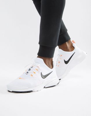 Nike – Presto Fly JDI – Weiße Sneaker 