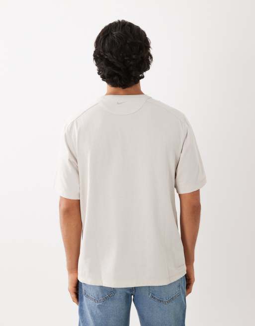 Nike Primary short sleeve T-shirt in beige, 3 of 5