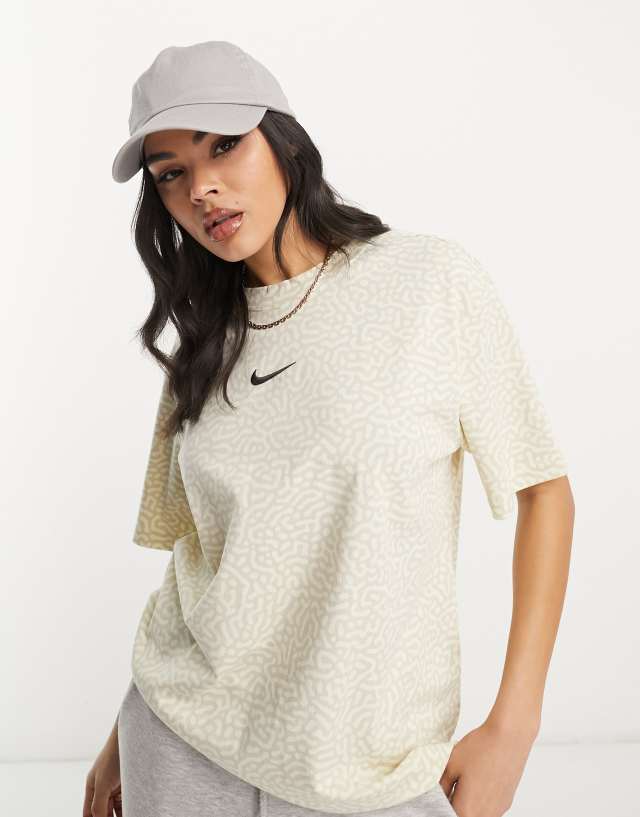 Nike printed t-shirt in beige