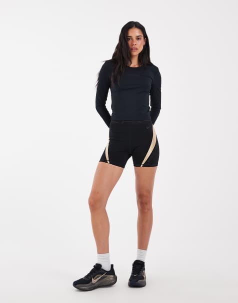 Nike - Pro KH - Dri-FIT - Top met lange mouwen en short van 5 inch in zwart en goud - view 1