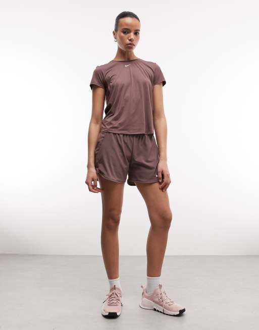 Nike Pro Training 2 in 1 shorts in brown, 2 of 5