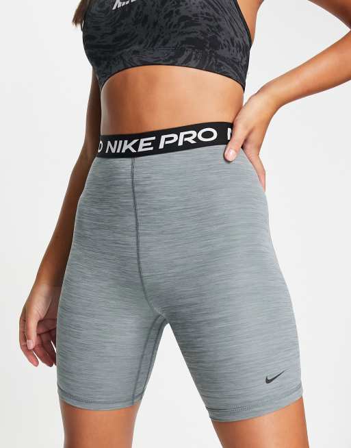 Nike Pro 365 Pantalón Corto De 18 Cm Y Talle Alto Mujer