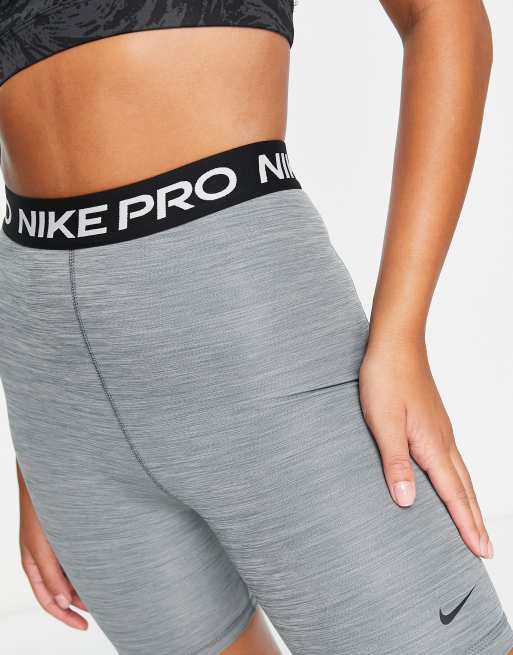 Woman functional Shorts Nike Pro - gray 