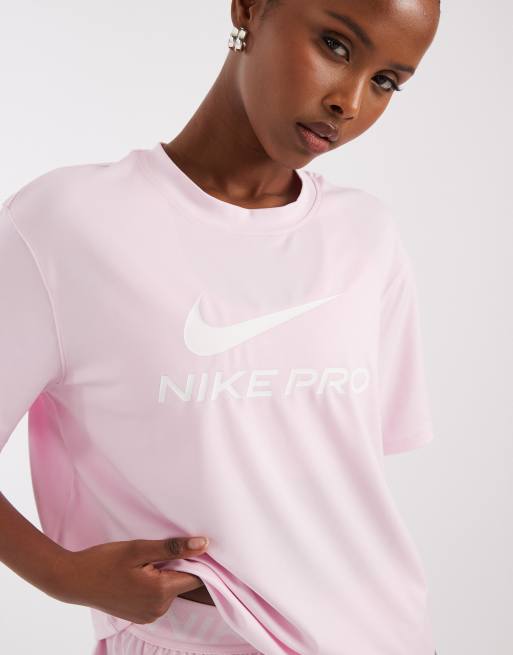 Nike Pro Training - Camiseta rosa pastel de corte cuadrado | ASOS