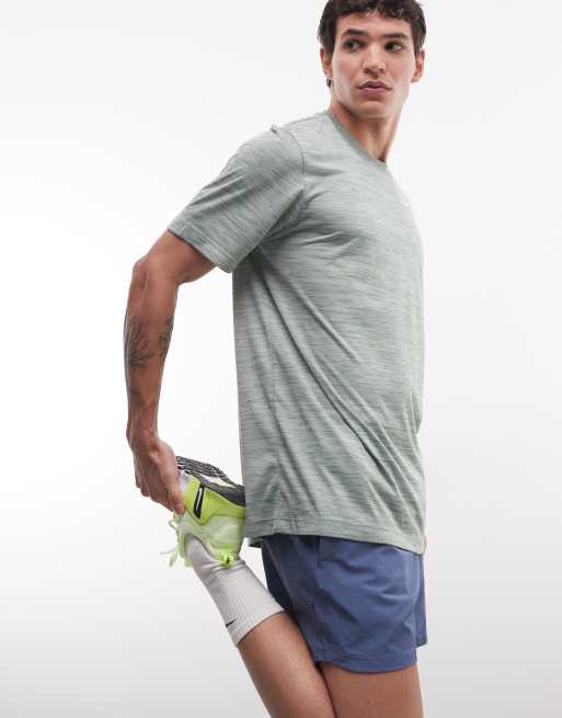 Nike Pro Training Dri-FIT 6-inch shorts in navy, 2 of 5