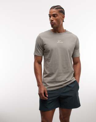 Nike Pro Training Dri-fit T-shirt In Gray