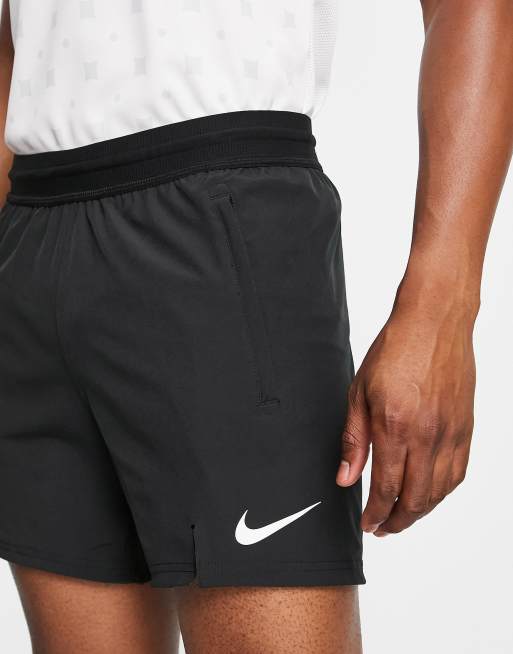 Nike pro 6 store training shorts