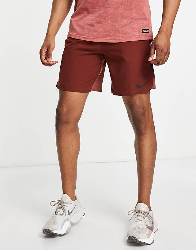 Nike Training - Nike Pro Training Flex Rep 3.0 shorts in burgundy