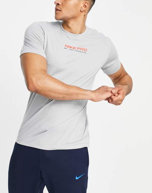 Nike – Pro Training – Grå t-shirt med logga