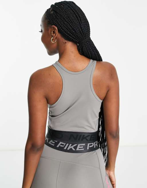 Nike intertwist shop crop tank top