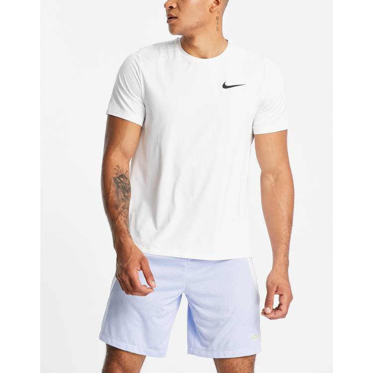 alkove Partina City uendelig Nike Pro Training Hyperdry Dri-FIT t-shirt in white | ASOS