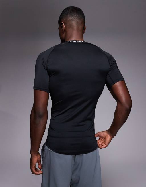 Nike – Pro Training – Körperbetontes T-Shirt in Schwarz, 3 von 5