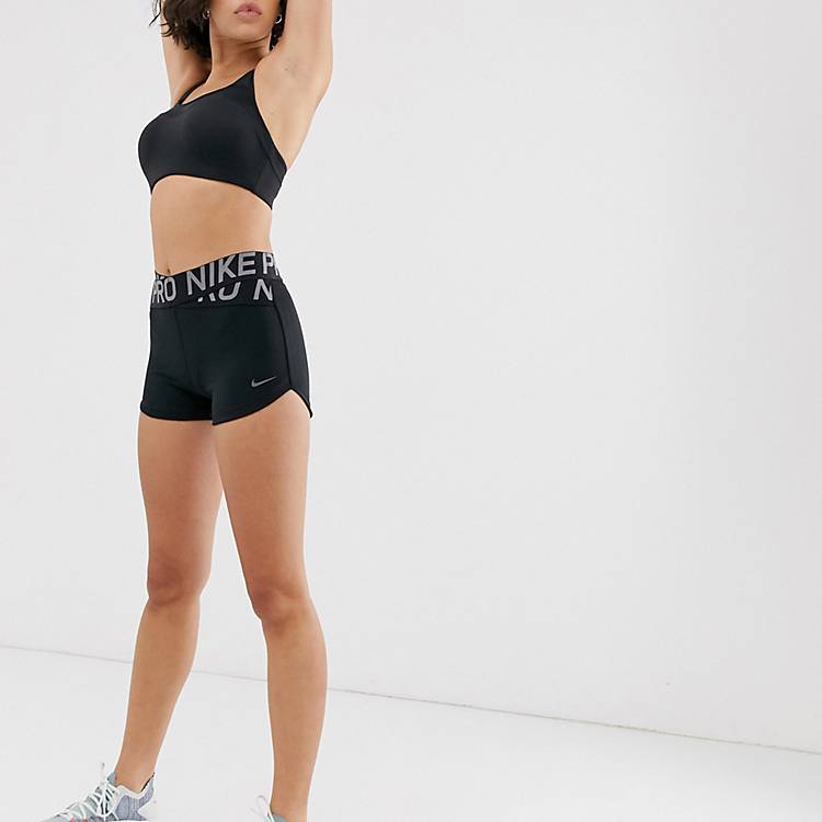 Nike – Pro Training – Schwarze Shorts mit überkreuztem Bund
