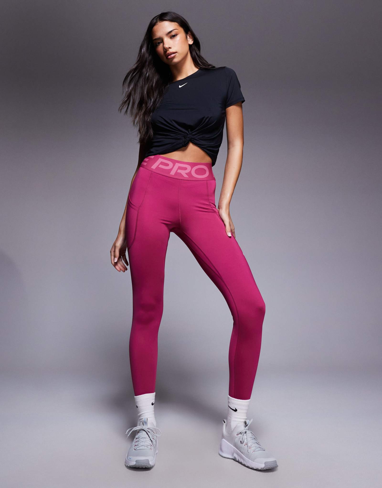 Колготки Nike Pro Training sculpt розового цвета