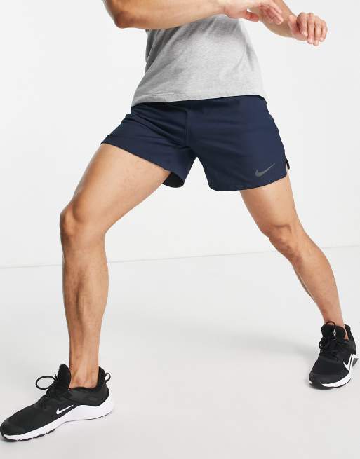 Nike pro training 5 inch shorts hot sale in navy