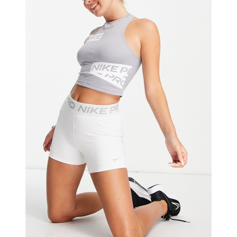 Nike – Pro Training – Shorts in Weiß, 5 Zoll
