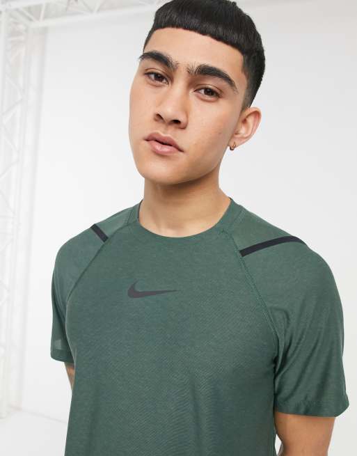 Nike Pro Training t-shirt in dark green | ASOS