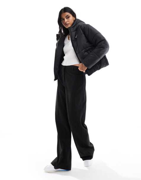 Nike Puffer jacket in black - view 1