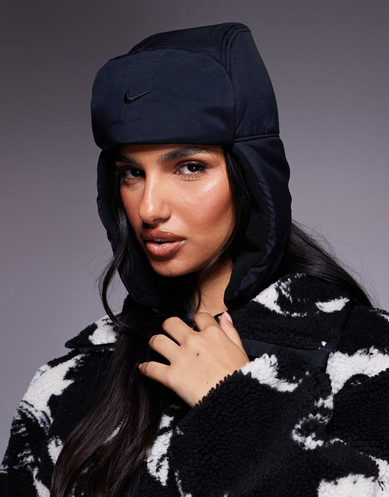 Шапка Nike puffer trapper черного цвета