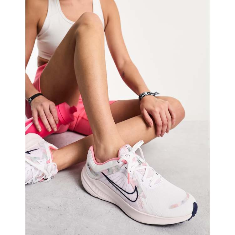 Women's quest hot sale running sneakers