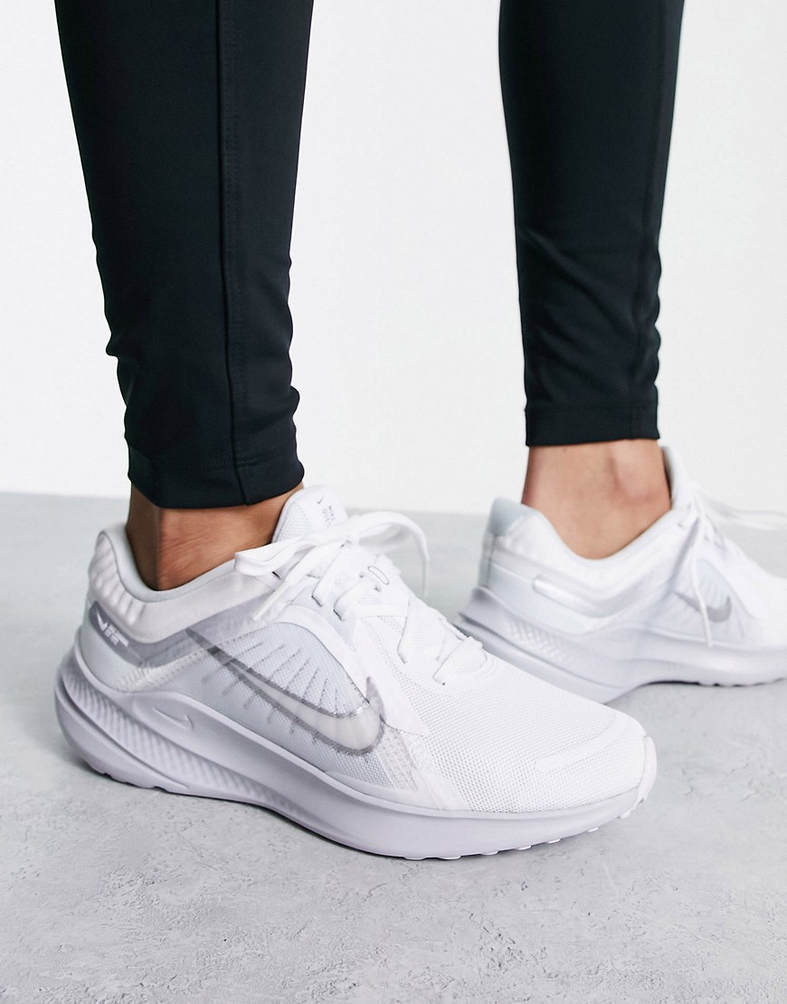 Nike Quest 5 sneakers in white