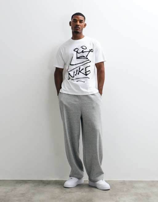 Nike Quickstrike graphic T-shirt in white and black, 3 of 5