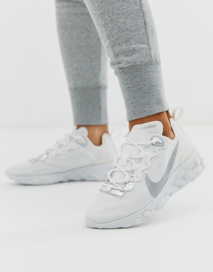 Nike – React Element 55 – Vita och silverfärgade sneakers