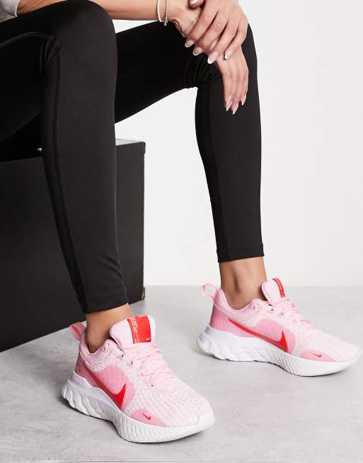 Nike women revolution clearance 3 grey bright pink