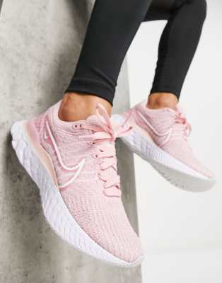 pink nike flyknit 3